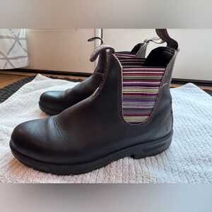 Blundstone Women’s #1409 Stout Brown with Stripes- Size 9. EUC